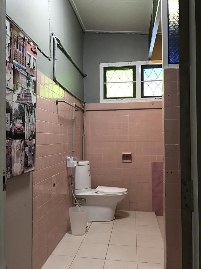 Add Home Hostel Vipavadee 42 Bangkok Esterno foto