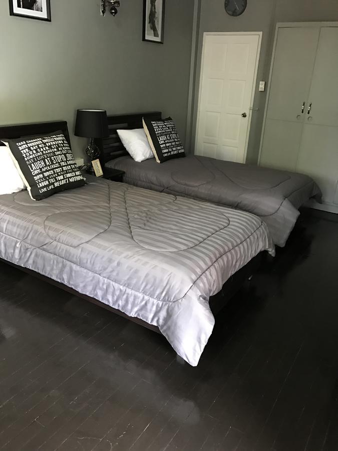 Add Home Hostel Vipavadee 42 Bangkok Esterno foto