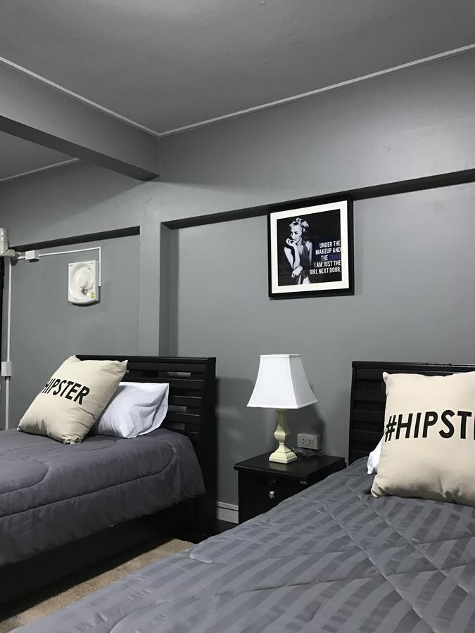 Add Home Hostel Vipavadee 42 Bangkok Esterno foto
