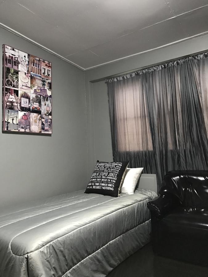 Add Home Hostel Vipavadee 42 Bangkok Esterno foto